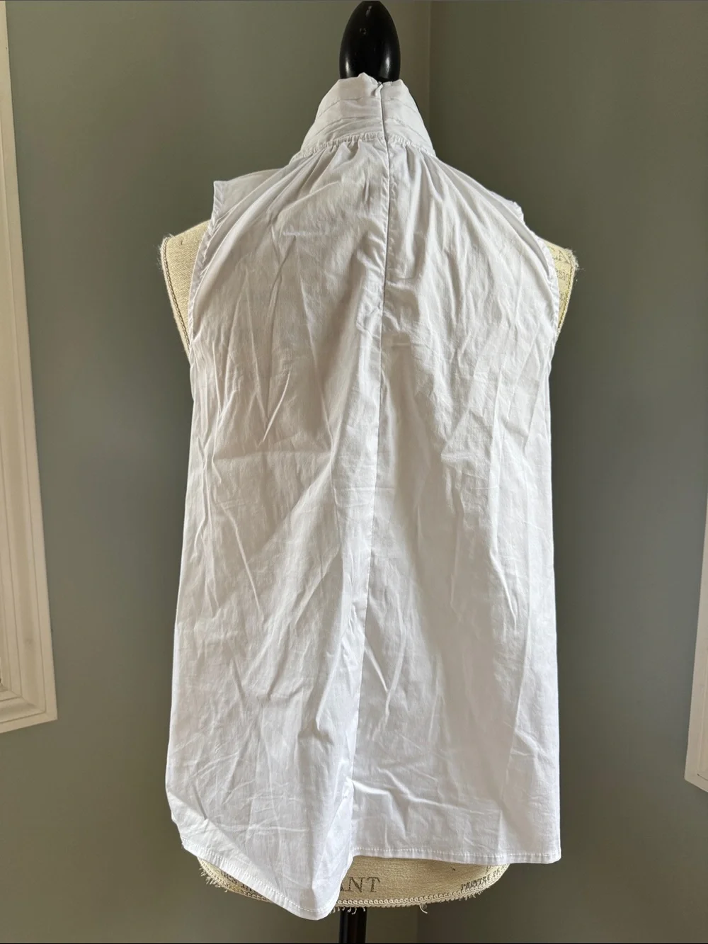 Anthropologie Sundays in Brooklyn white stretch cotton sleeveless bow neck top M